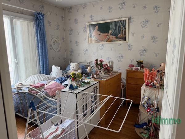 T3 au 1er étage avec cave et garage en sous-sol fermé Lyon (69008)