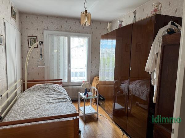 T3 au 1er étage avec cave et garage en sous-sol fermé Lyon (69008)