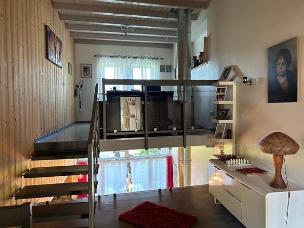 belle maison en pierres rénovée avec piscine