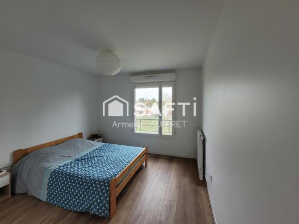 Superbe résidence récente au centre du village