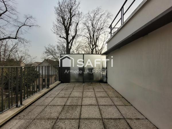 Superbe résidence récente au centre du village