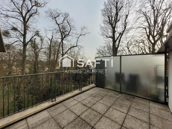 Superbe résidence récente au centre du village