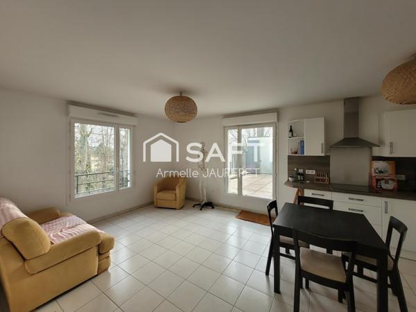 Superbe résidence récente au centre du village