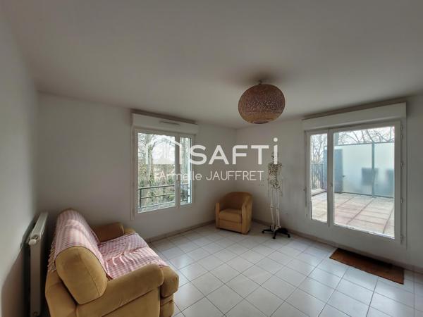 Superbe résidence récente au centre du village