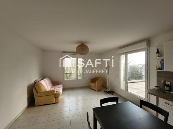 Superbe résidence récente au centre du village