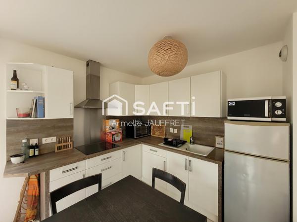 Superbe résidence récente au centre du village