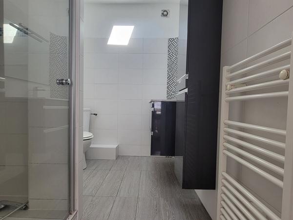 Bordeaux - Chartrons Notre Dame / T3 duplex immeuble pierre.