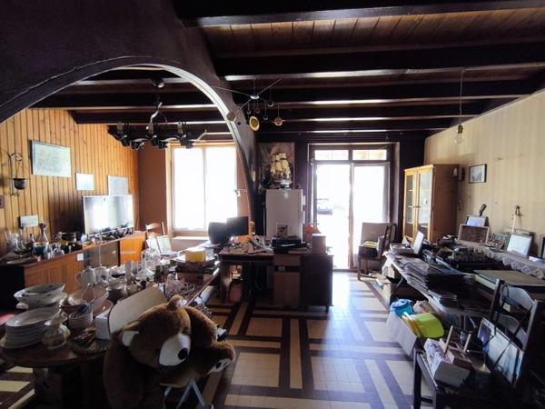 Maison à vendre 192 240 € Montguyon 6 p 183 m² DPE D