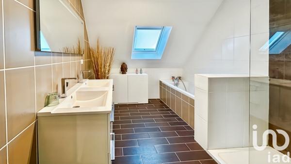 Maison à vendre 6 pièces 141 m² Saint-Léger-de-Linières