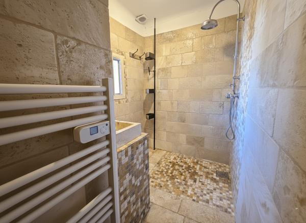 Ancien corps de ferme à rénover