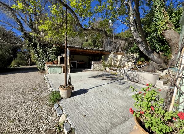 Ancien corps de ferme à rénover