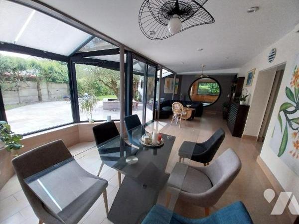 VITRE. Quartier Nord de la ville, proche commerces, belle et spacieuse maison familiale de 265 ...