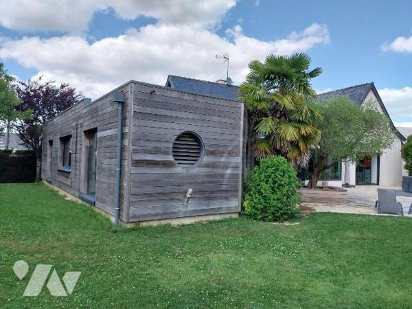 VITRE. Quartier Nord de la ville, proche commerces, belle et spacieuse maison familiale de 265 ...