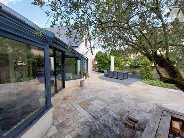 VITRE. Quartier Nord de la ville, proche commerces, belle et spacieuse maison familiale de 265 ...