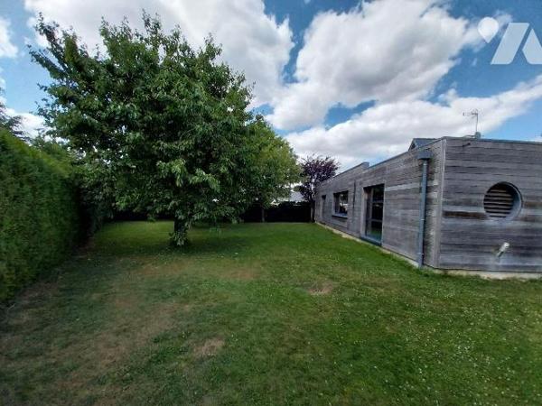 VITRE. Quartier Nord de la ville, proche commerces, belle et spacieuse maison familiale de 265 ...