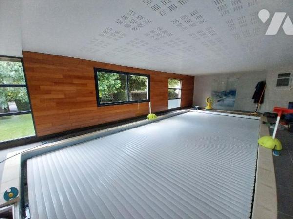 VITRE. Quartier Nord de la ville, proche commerces, belle et spacieuse maison familiale de 265 ...