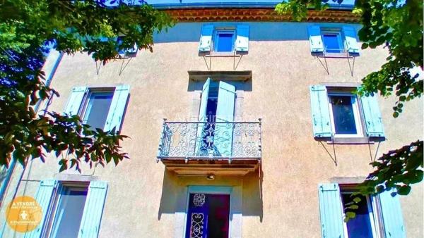 Vente                                                      Propriété
                        
                     10 pièces                      253 m2                     à Aiguefonde