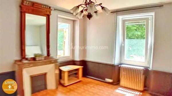 Vente                                                      Propriété
                        
                     10 pièces                      253 m2                     à Aiguefonde