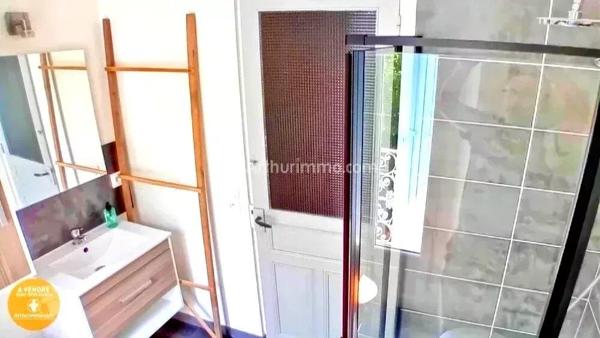 Vente                                                      Propriété
                        
                     10 pièces                      253 m2                     à Aiguefonde