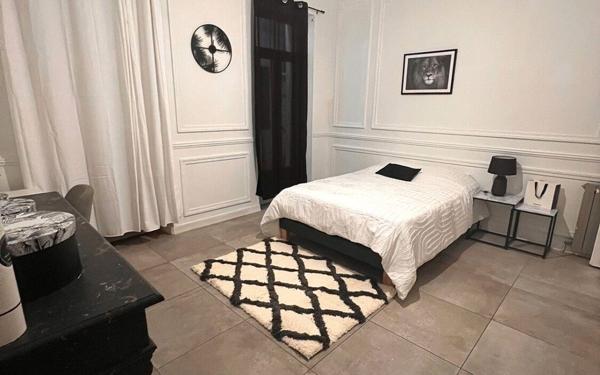 Immeuble à vendre    6 pièces • 126 m2 Marseille 10