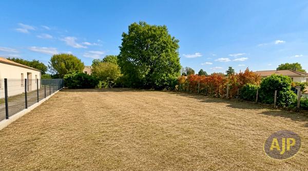 Vente terrain Margaux : 98 000 € - AJP Castelnau Immobilier