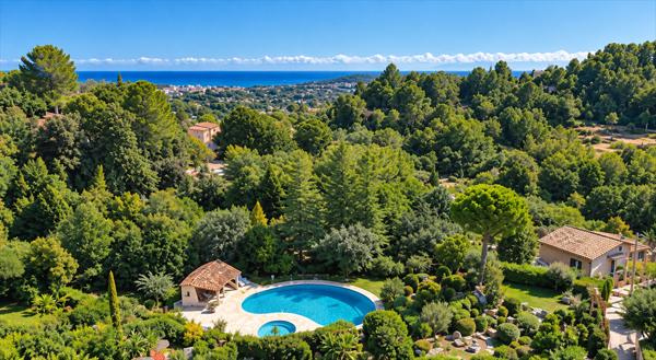Vente Appartement de luxe Mougins 4 Pièces 215 m²