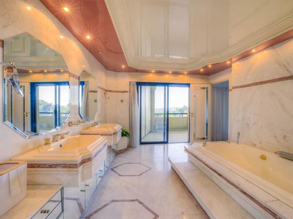 Vente Appartement de luxe Mougins 4 Pièces 215 m²