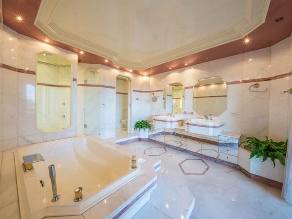 Vente Appartement de luxe Mougins 4 Pièces 215 m²