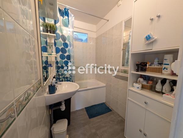 Appartement
         3 pièces
        - 63 m² Exclusivité 175 000 € *