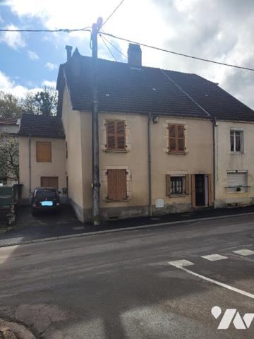 VELLEXON, maison de 140 m² hab avec terrain attenant.