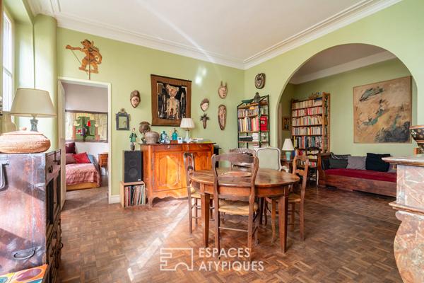 Rez-de-chaussée à réinventer sur jardin au calme d’une impasse