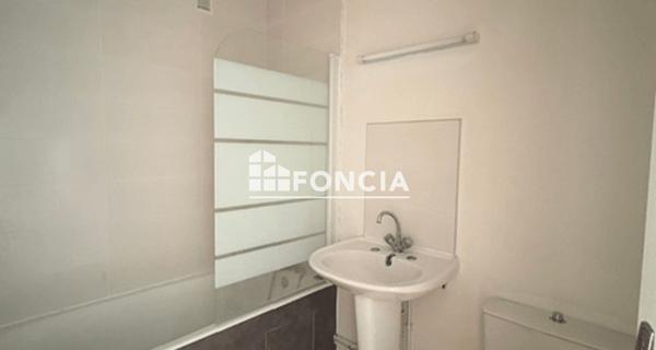 À vendre Studio 32 m² - Charleville-mézières 08000