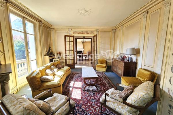 Maison à vendre 10 pièces de 250 m² à Conflans-Sainte-Honorine