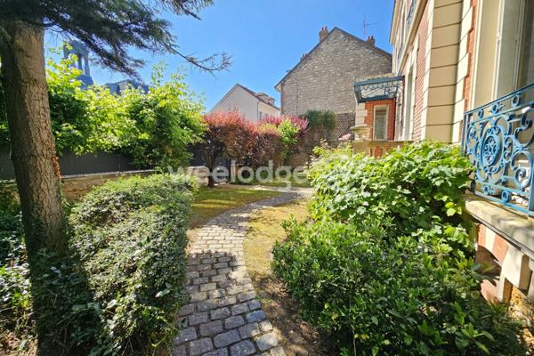 Maison à vendre 10 pièces de 250 m² à Conflans-Sainte-Honorine