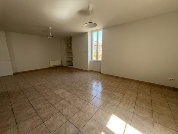 Maison à louer 700 € CC Lignières-Ambleville 4 p 91 m² DPE D