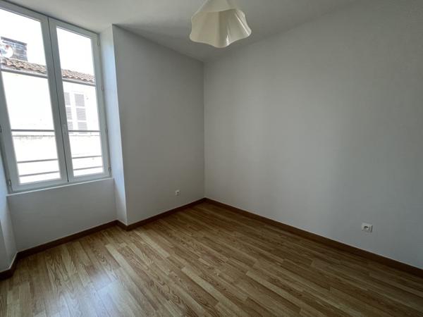 Maison à louer 700 € CC Lignières-Ambleville 4 p 91 m² DPE D