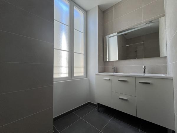 Maison à louer 700 € CC Lignières-Ambleville 4 p 91 m² DPE D
