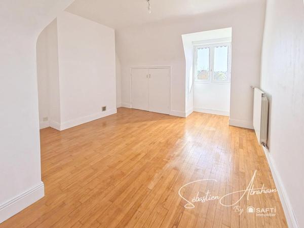 Vue mer, terrain d'exception — la Bretagne comme vous l'imaginiez.