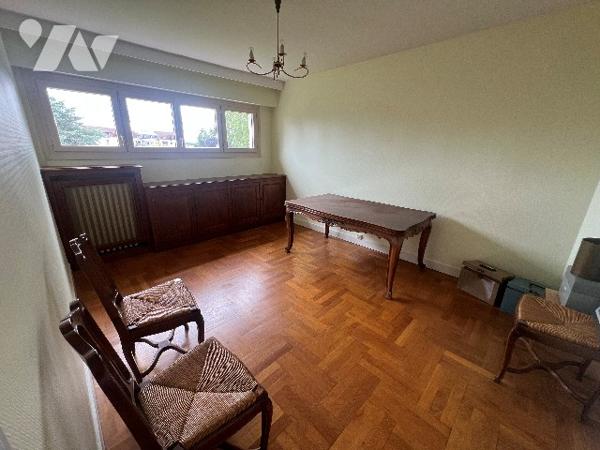Maison d'habitation sur beau parc arboré
