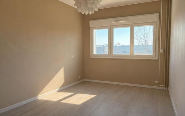 Appartement à vendre    3 pièces •  Saint-Priest