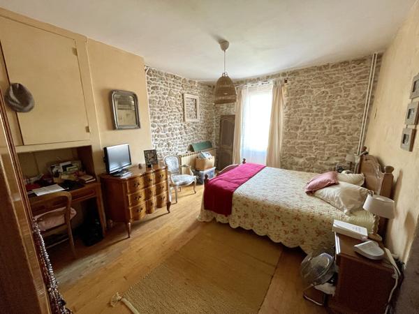 Maisse (91720) Maison 2 chambres, avec dépendance