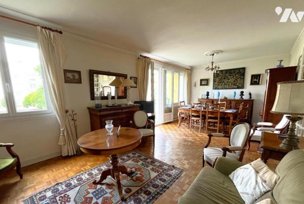 Nantes Longchamp, tram à 250m, au calme, T4 de 74 m², balcon, garage