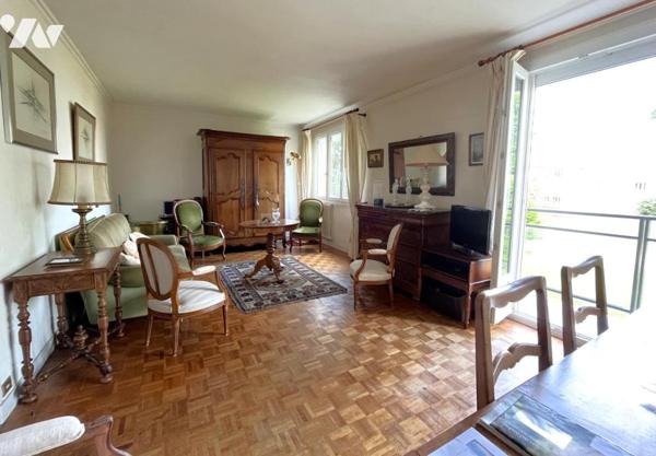 Nantes Longchamp, tram à 250m, au calme, T4 de 74 m², balcon, garage