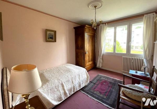 Nantes Longchamp, tram à 250m, au calme, T4 de 74 m², balcon, garage