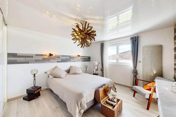 T5 de plain pied avec garage et piscine 154 m² 