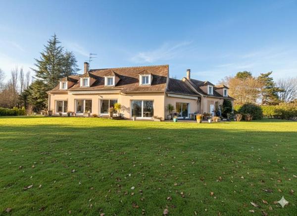 Maison à vendre |  Le Fleix |  9 pièces | 325 m²