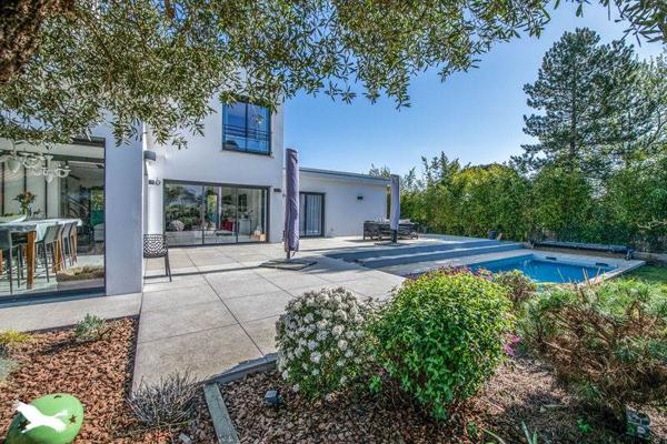 Maison à vendre |  Le Haillan |  8 pièces | 260 m²