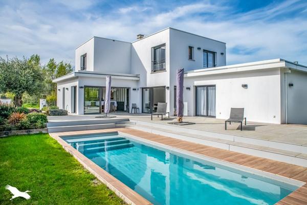 Maison à vendre |  Le Haillan |  8 pièces | 260 m²