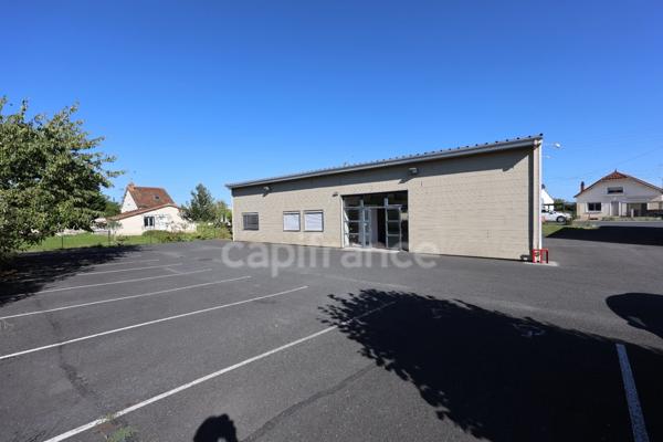 Local commercial de 250 m² avec grande visibilité zone commerciale N°1 – Chasseneuil-du-Poitou (86360)