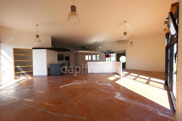 Local commercial de 250 m² avec grande visibilité zone commerciale N°1 – Chasseneuil-du-Poitou (86360)